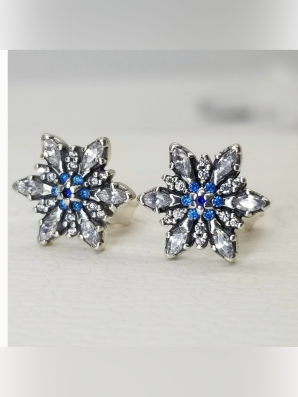 Pandora snowflake earrings. Sterling silver 925